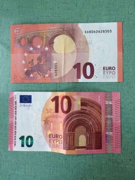 10 Euro Banknotes